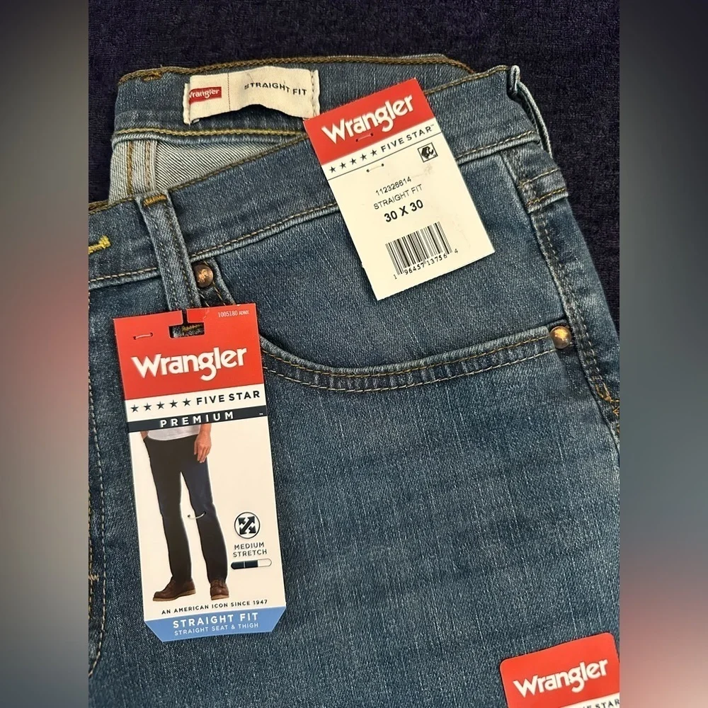 Wrangler Men's Straight  Fit Light Blue Jeans